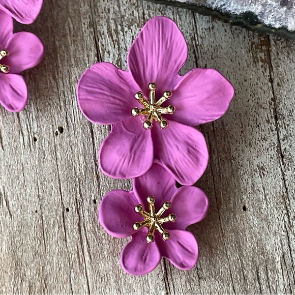 Anthro Blossom Earrings in Lavender - Picture 5 of 5